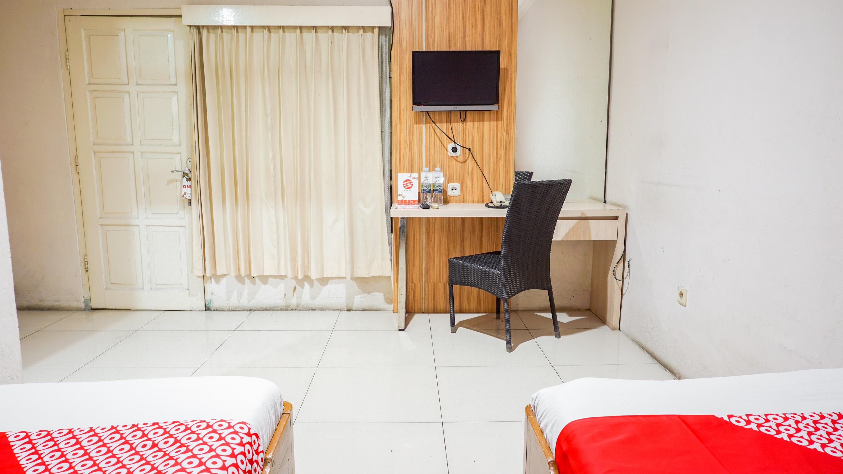 Oyo 2085 Chrysanta Hotel Bandung Exterior photo