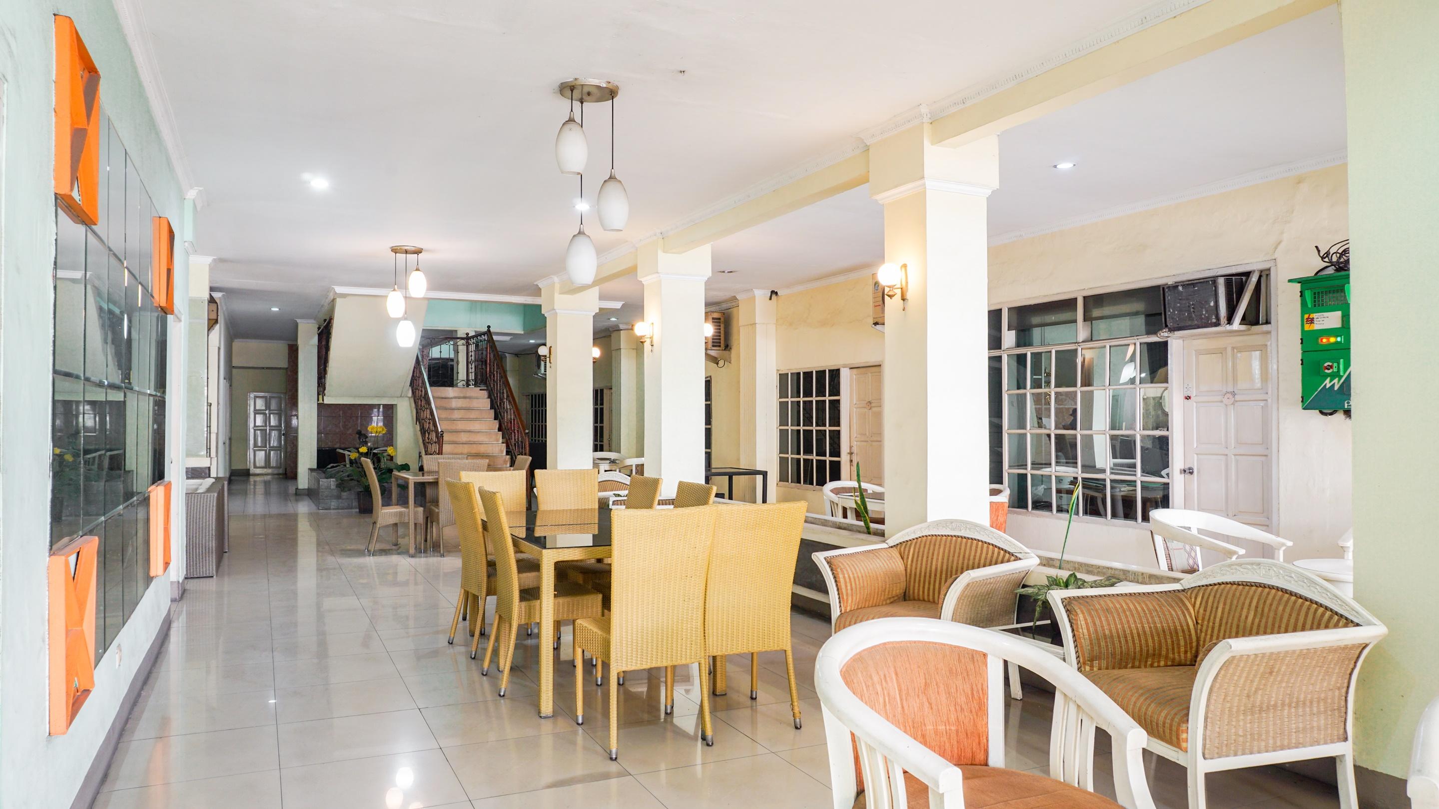 Oyo 2085 Chrysanta Hotel Bandung Exterior photo