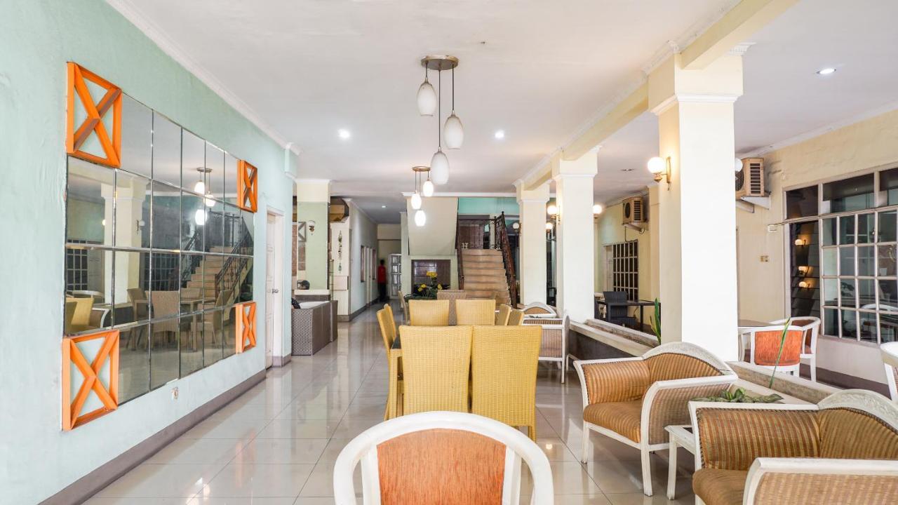 Oyo 2085 Chrysanta Hotel Bandung Exterior photo